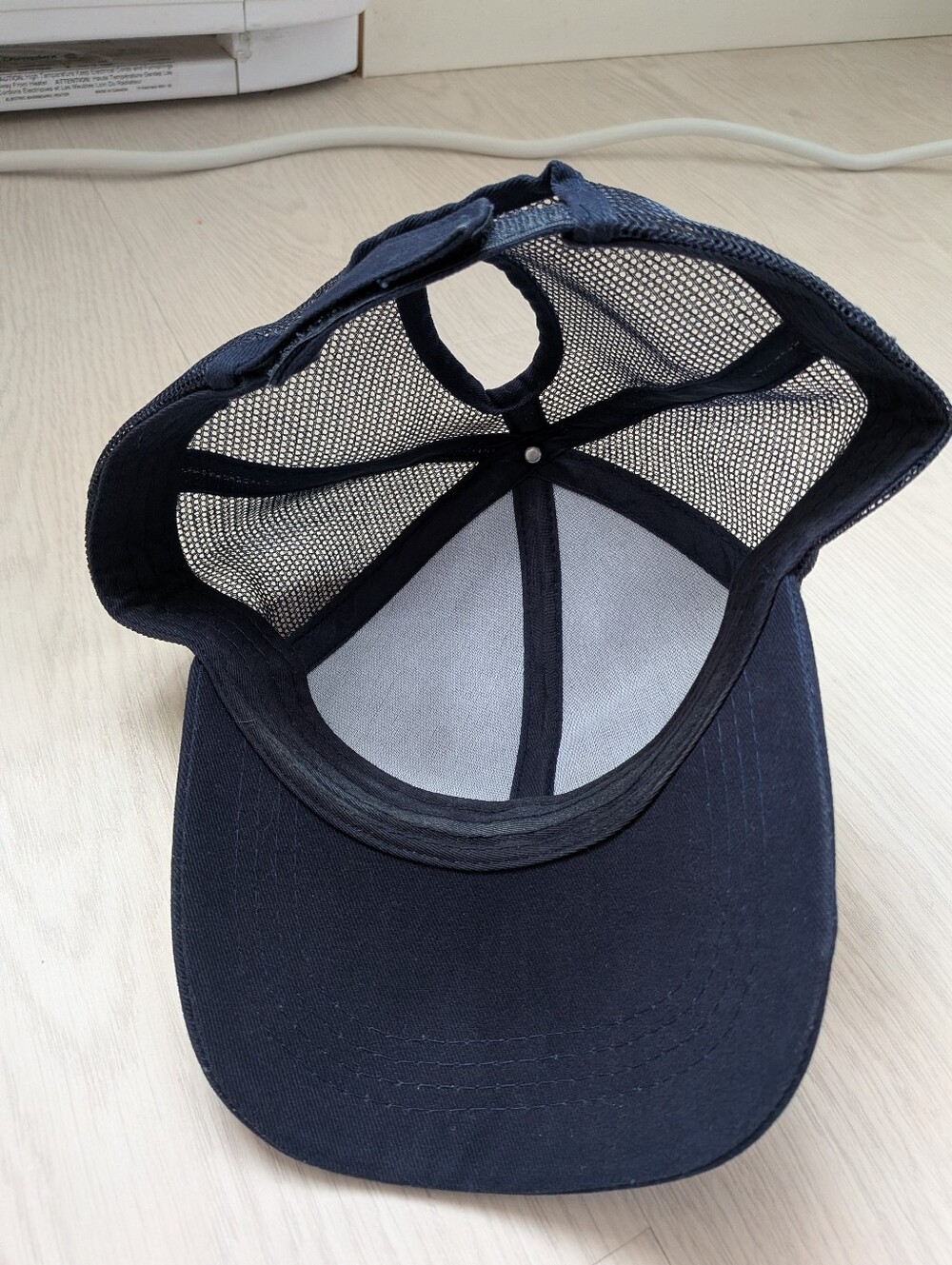 ⭐ Mesh Back Baseball Cap Hat Ponytail Cut Out - Picture 3 of 3